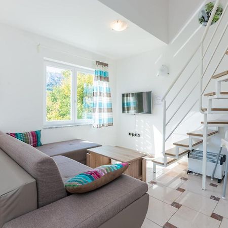 Beautiful Apartment Lovorka 6 , Baska, Krk Екстериор снимка