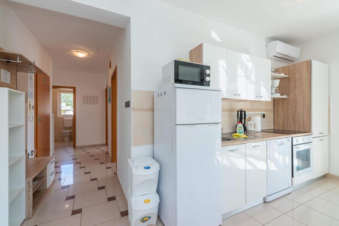 Beautiful Apartment Lovorka 6 , Baska, Krk Екстериор снимка