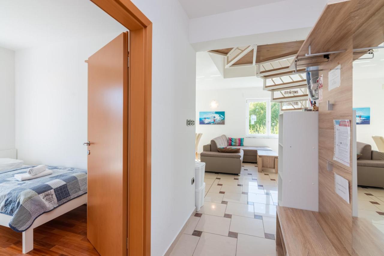 Beautiful Apartment Lovorka 6 , Baska, Krk Екстериор снимка