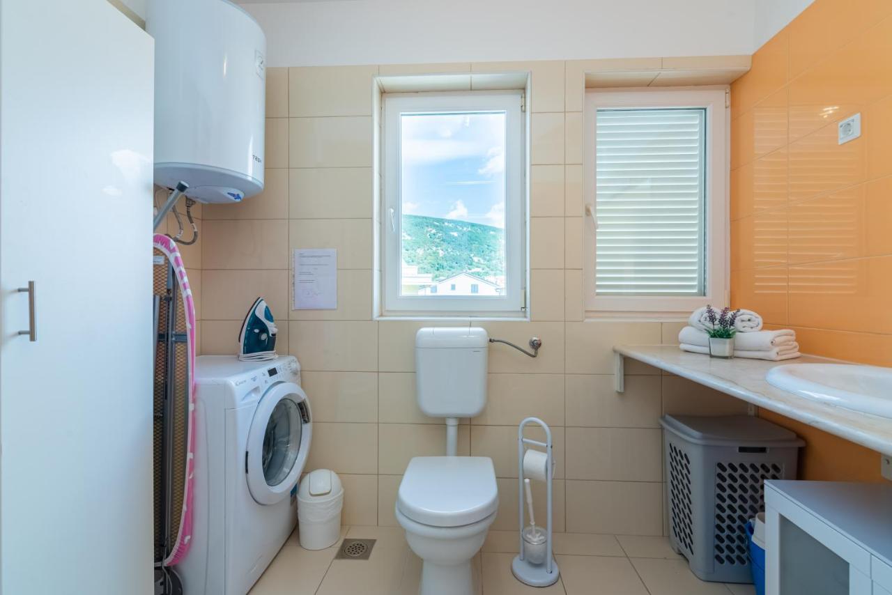 Beautiful Apartment Lovorka 6 , Baska, Krk Екстериор снимка