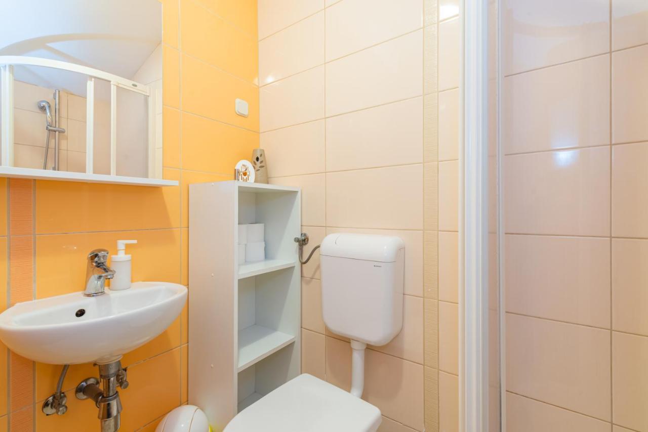 Beautiful Apartment Lovorka 6 , Baska, Krk Екстериор снимка